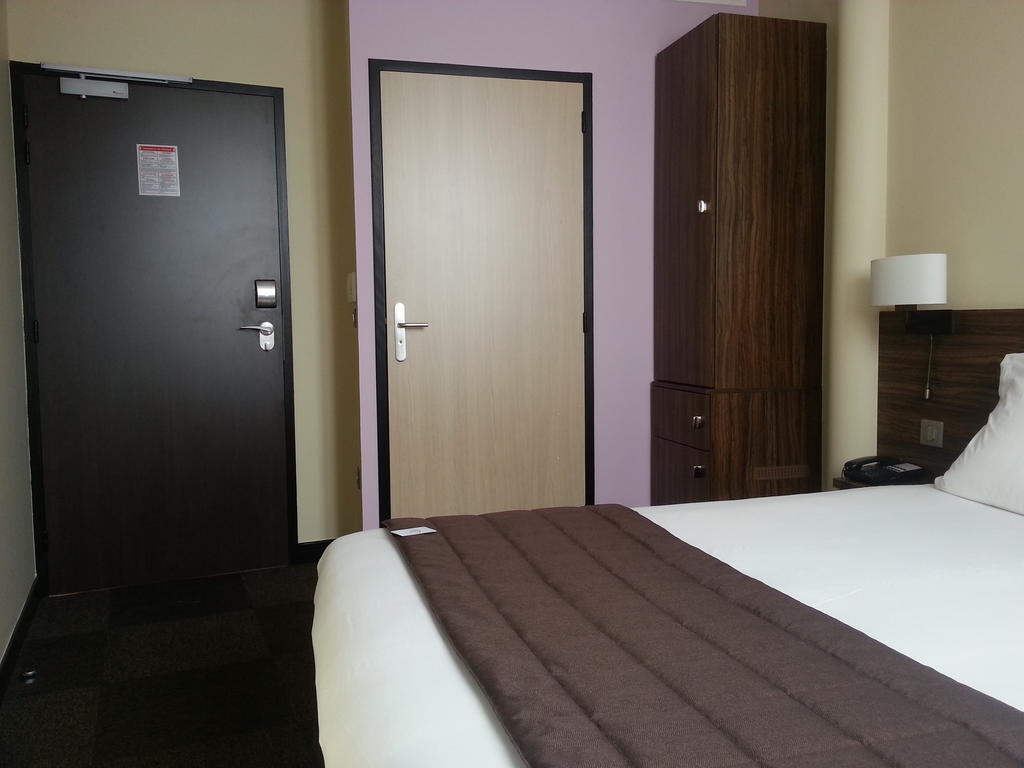Hotel Vauban เบอซองซง ภายนอก รูปภาพ