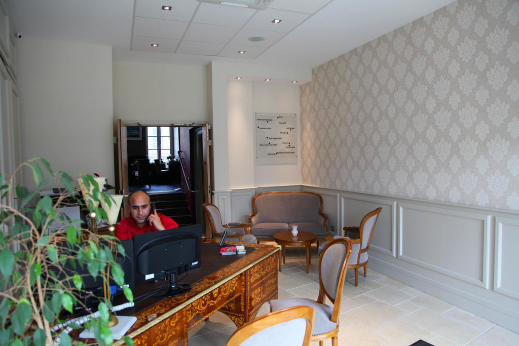 Hotel Vauban เบอซองซง ภายนอก รูปภาพ