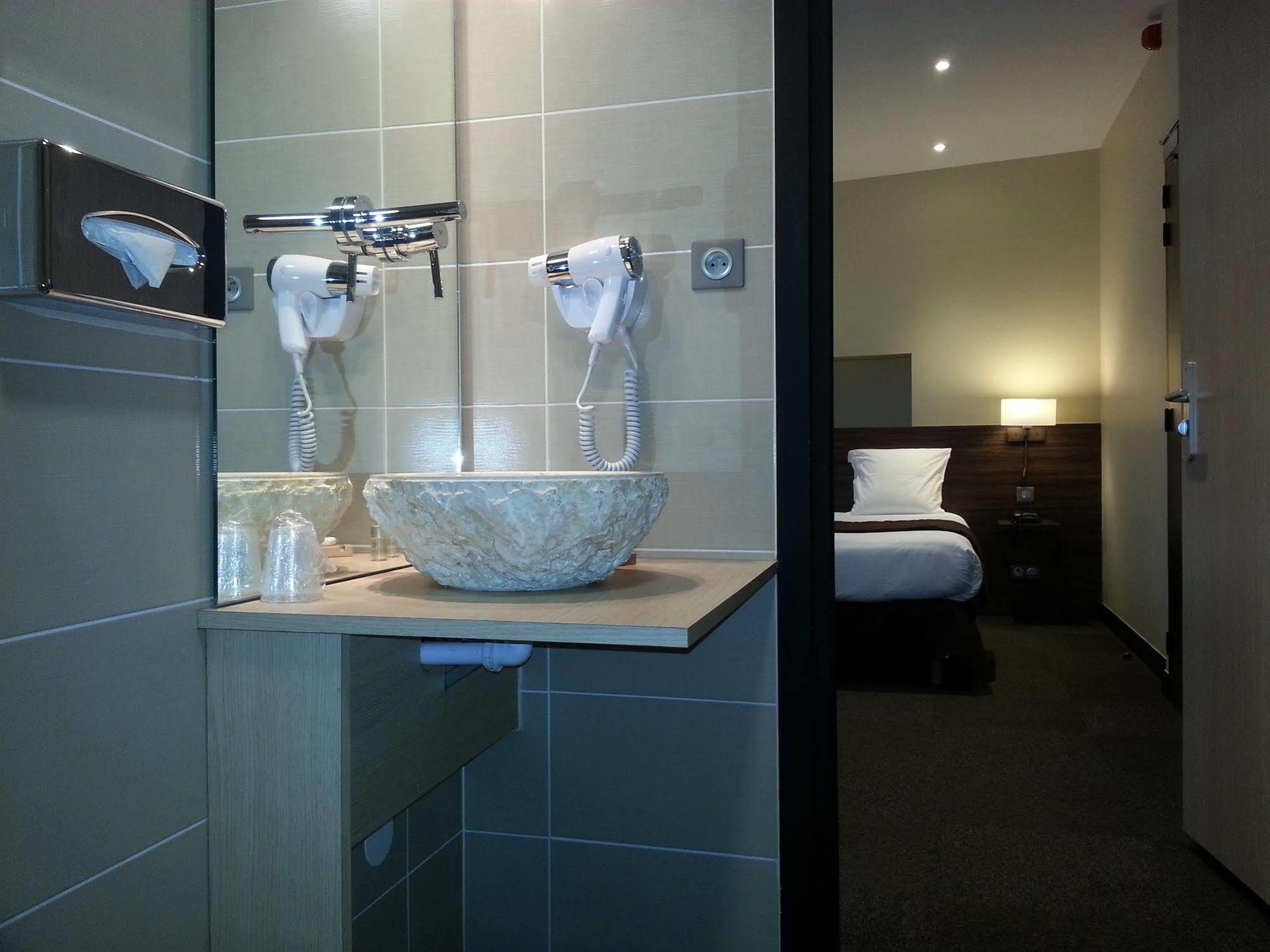 Hotel Vauban เบอซองซง ภายนอก รูปภาพ