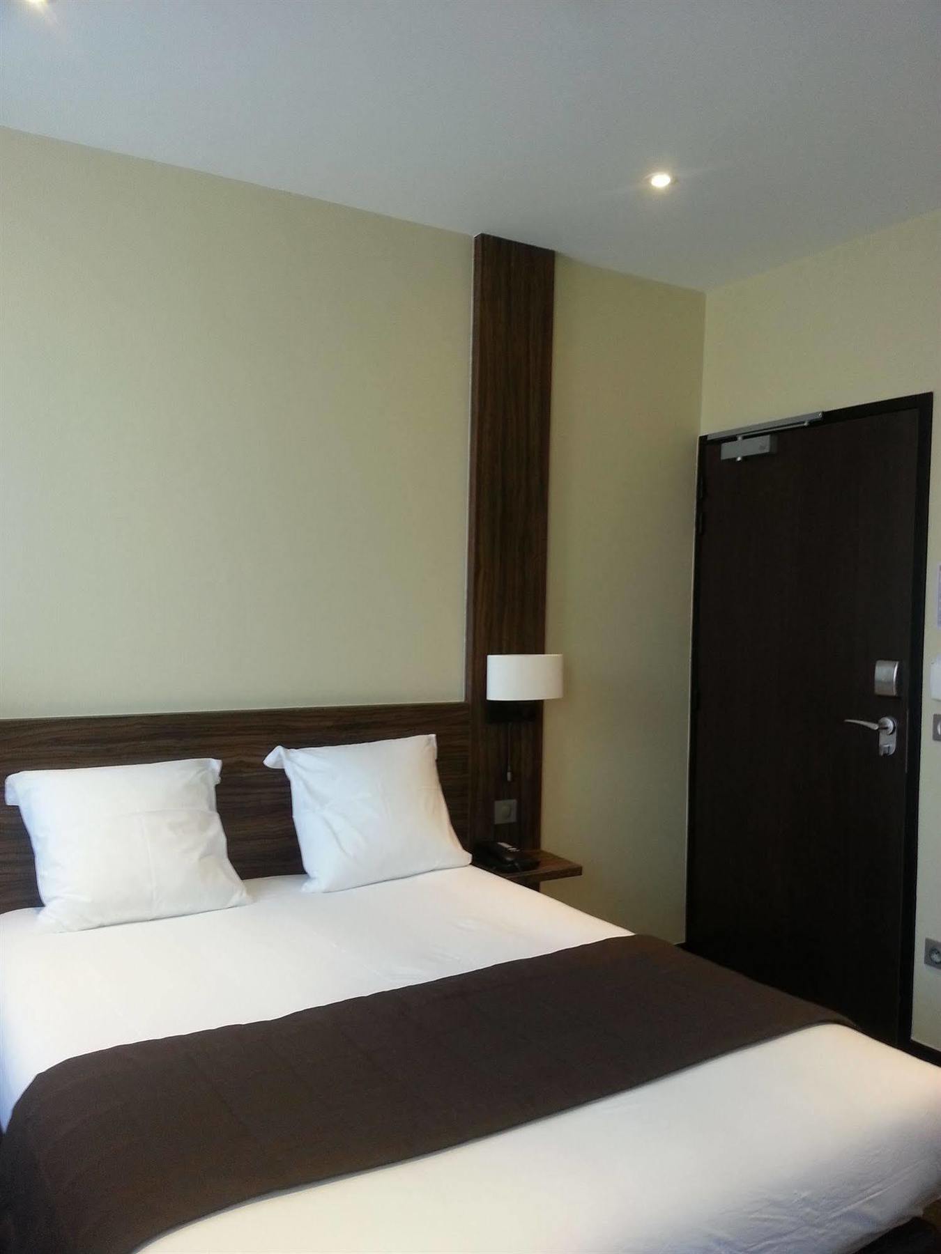 Hotel Vauban เบอซองซง ภายนอก รูปภาพ