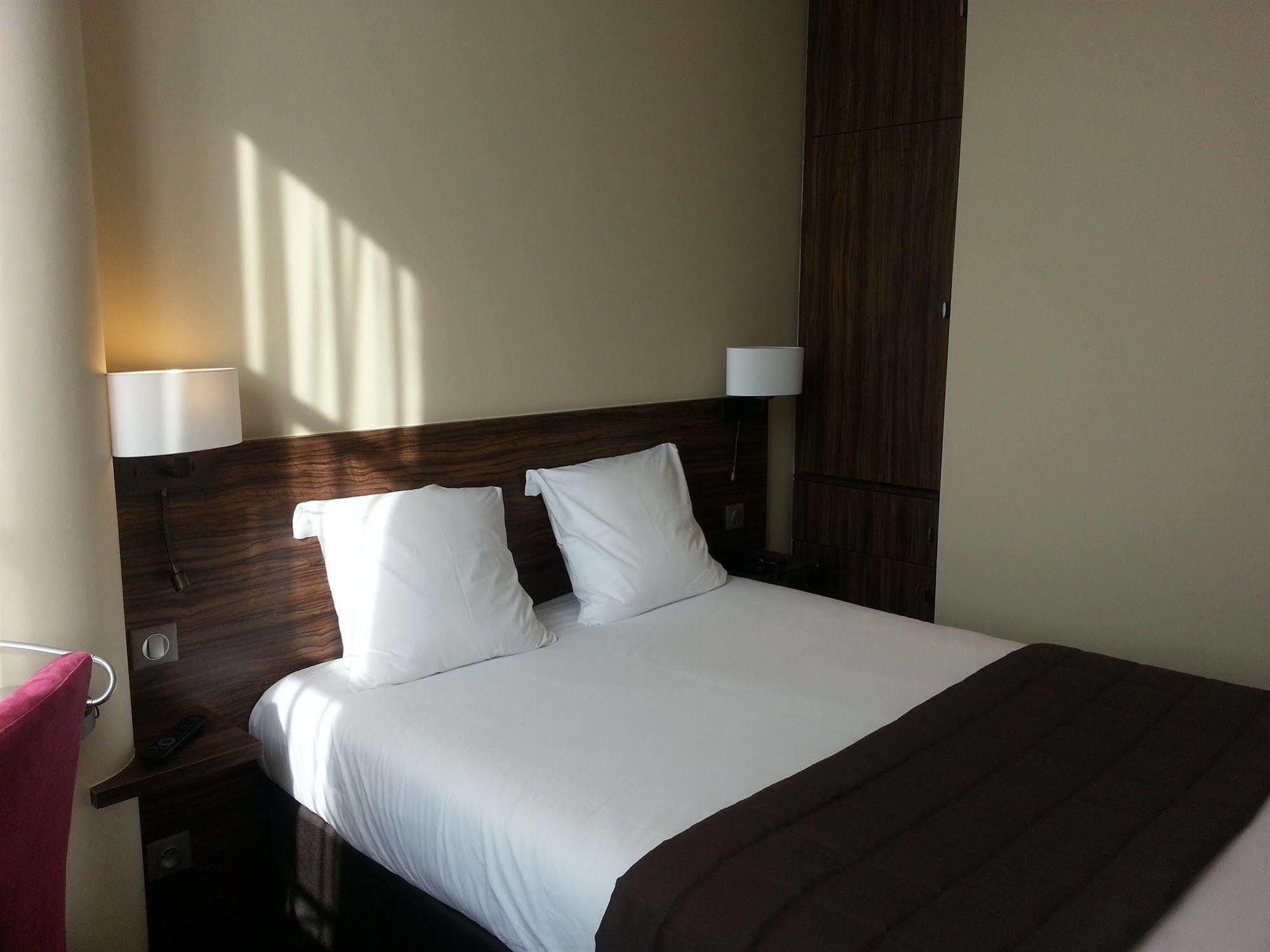 Hotel Vauban เบอซองซง ภายนอก รูปภาพ